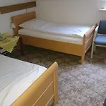 格伦霍夫阿尔特瑙酒店 2*