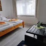 格伦霍夫阿尔特瑙酒店 2* 阿尔特瑙