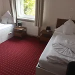 格伦霍夫阿尔特瑙酒店 酒店 2*