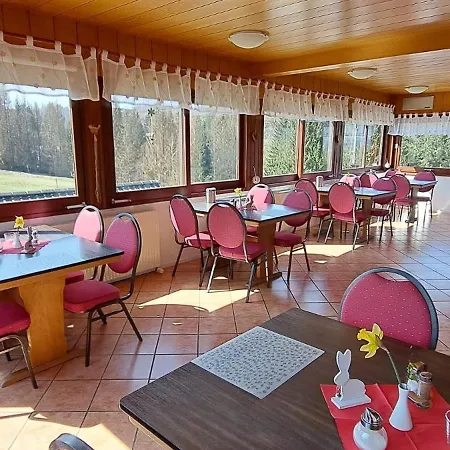 Hotel Quellenhof 2*