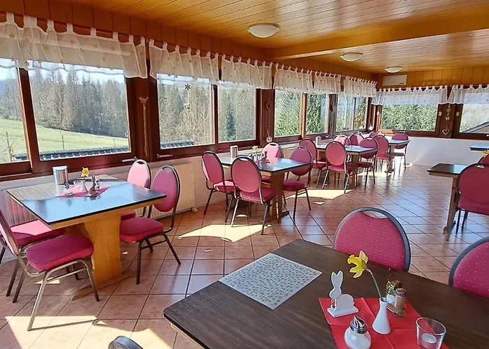 Hotel Quellenhof 2*